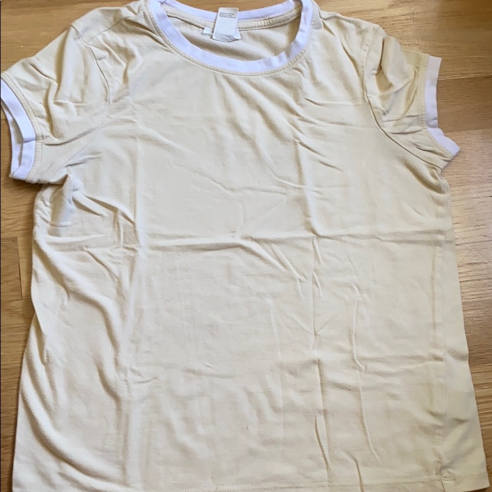 yellow t shirt